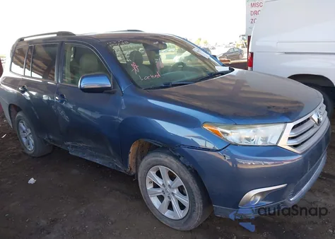 2013 Toyota Highlander Se V6 z USA, uszkodzony, nr VIN 5TDZK3EH1DS131796